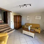 Logis Des Ducs 3* Duras