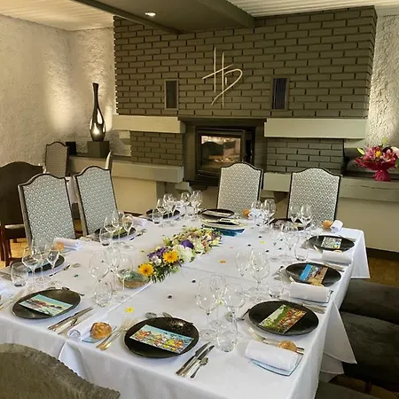 Hotel Logis Des Ducs 3*