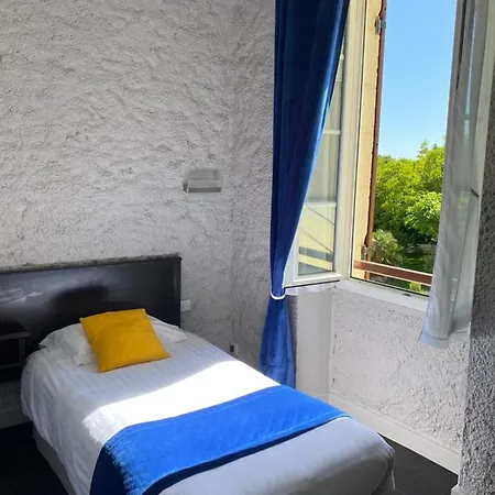 Hotel Logis Des Ducs 3*