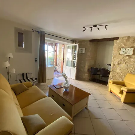 Logis Des Ducs Hotel 3*