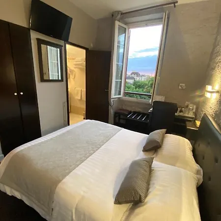 Hotel Logis Des Ducs 3*