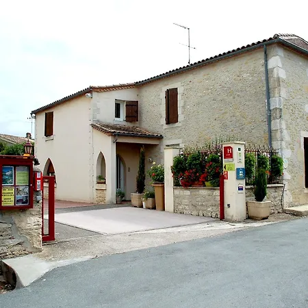 Logis Des Ducs Hotel 3*