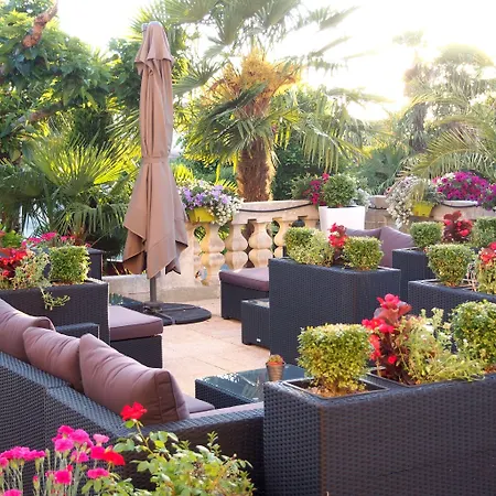 Hotel Logis Des Ducs Duras