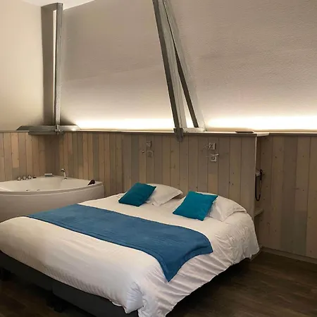 Hotel Logis Des Ducs 3*