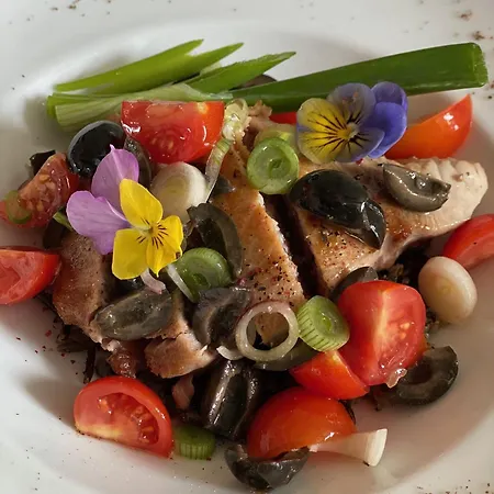 Logis Des Ducs Hotel