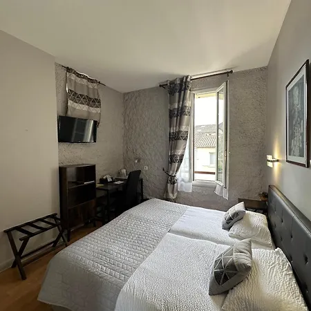 Hotel Logis Des Ducs 3*