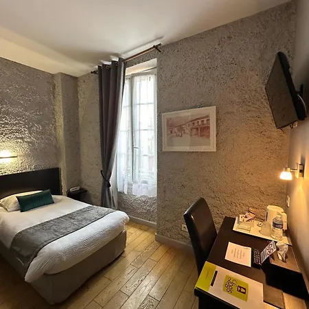 Logis Des Ducs Hotel Duras