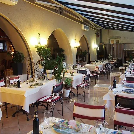 Logis Des Ducs 3* Duras