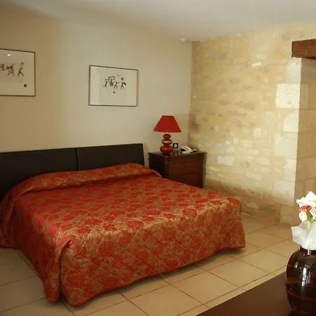 Logis Des Ducs Hotel