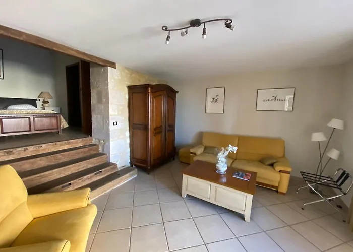 Logis Des Ducs 3* Duras