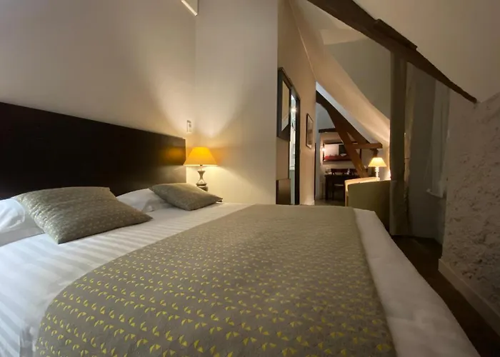 Logis Des Ducs Отель Duras