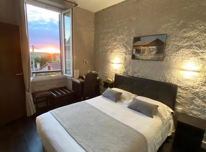 Logis Des Ducs Отель Duras