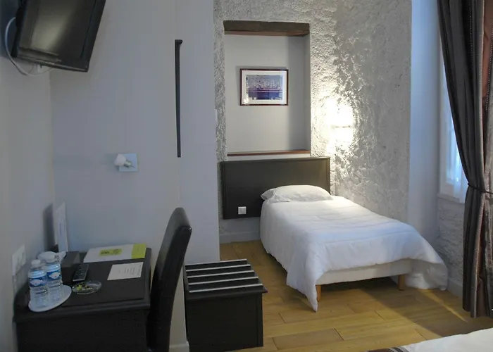 Logis Des Ducs 3* Duras