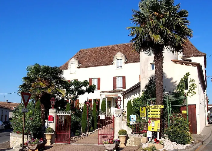 Отель Logis Des Ducs 3*