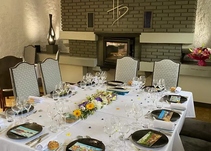 Logis Des Ducs Отель Duras