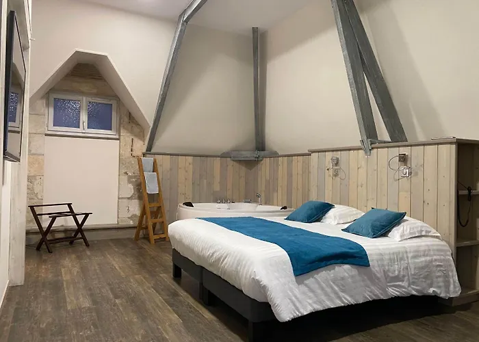 Logis Des Ducs Отель