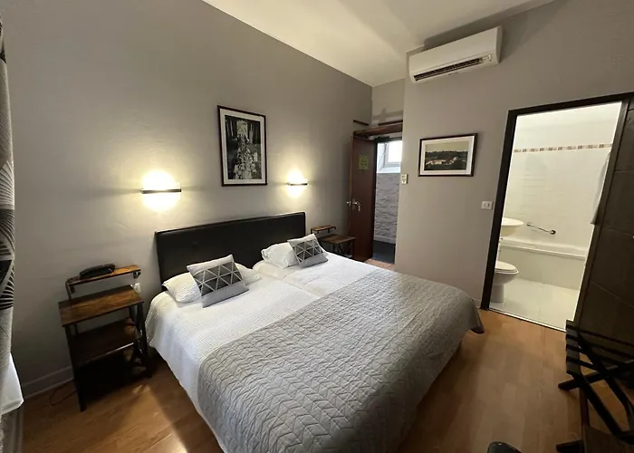 Logis Des Ducs Отель Duras