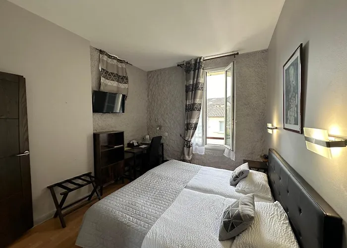 Отель Logis Des Ducs 3*