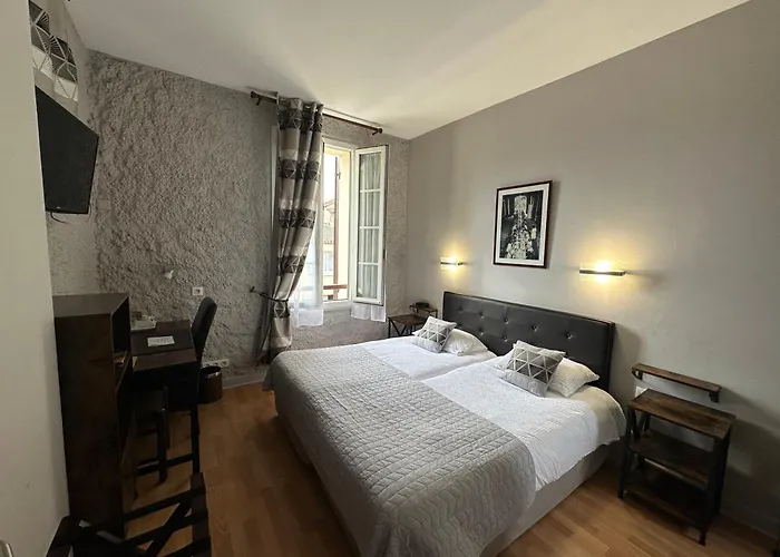 Logis Des Ducs 3* Duras