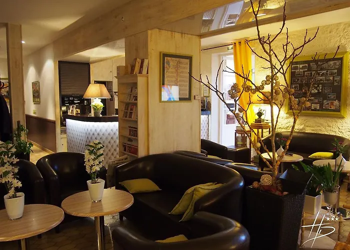 Logis Des Ducs Отель